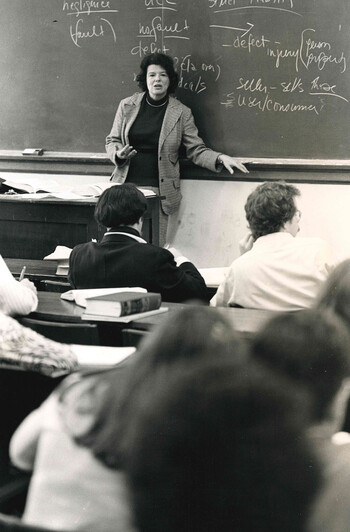 Ellen Ash Peters teaching in a Law School classroom