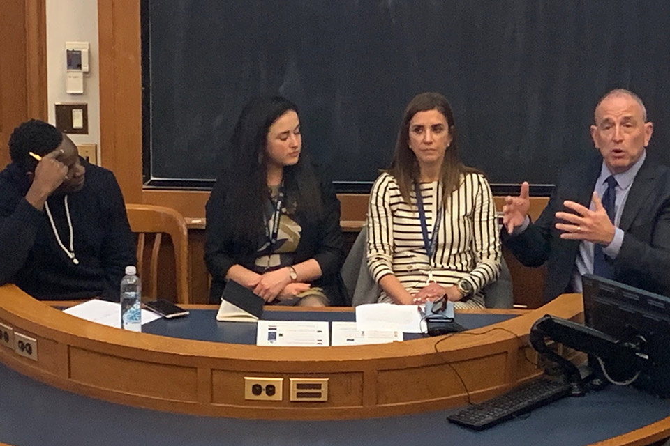 Panel Discusses Health Care for Undocumented Immigrant Children  Yale