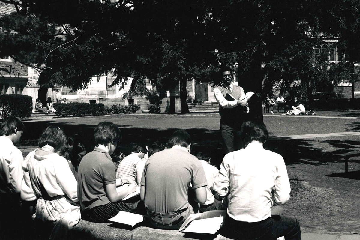 Professor Stephen Carter teaching in the YLS Courtyard in a vintage black and white photo